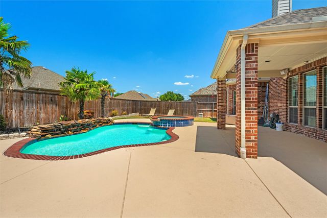 2932 Montalbo, Grand Prairie, TX 75054
