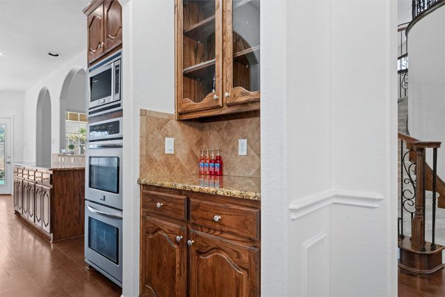 2932 Montalbo, Grand Prairie, TX 75054
