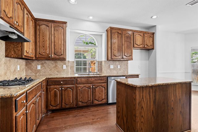 2932 Montalbo, Grand Prairie, TX 75054