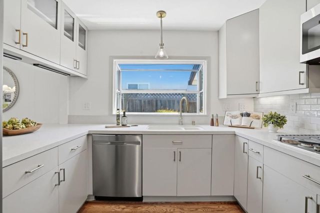 1414 Newfoundland Drive, Sunnyvale, CA 94087