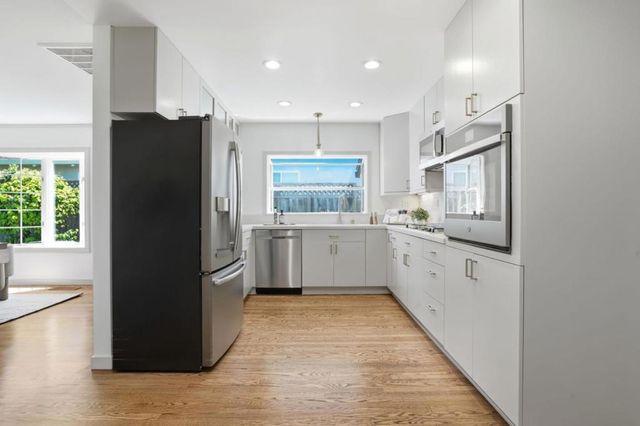 1414 Newfoundland Drive, Sunnyvale, CA 94087