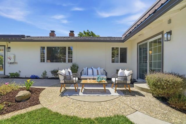 1414 Newfoundland Drive, Sunnyvale, CA 94087