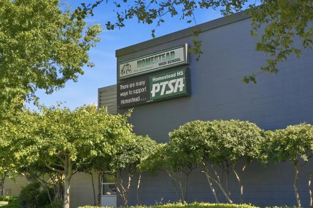 1414 Newfoundland Drive, Sunnyvale, CA 94087