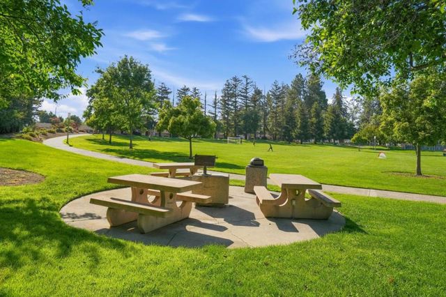 1414 Newfoundland Drive, Sunnyvale, CA 94087