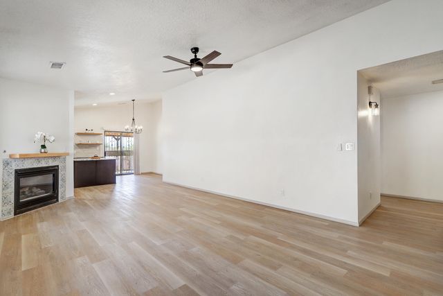 632 Foyt Drive SW, Albuquerque, NM 87121