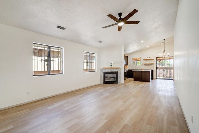 632 Foyt Drive SW, Albuquerque, NM 87121