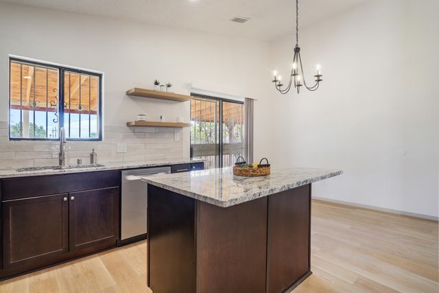 632 Foyt Drive SW, Albuquerque, NM 87121