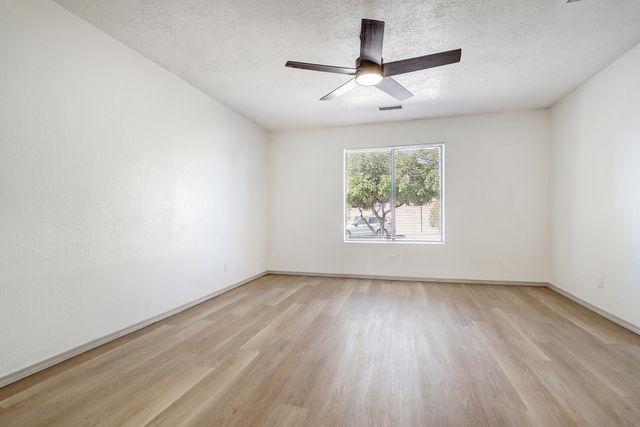 632 Foyt Drive SW, Albuquerque, NM 87121