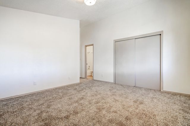 632 Foyt Drive SW, Albuquerque, NM 87121