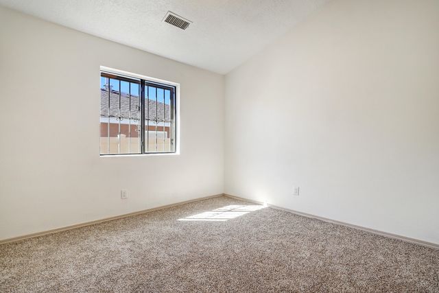 632 Foyt Drive SW, Albuquerque, NM 87121