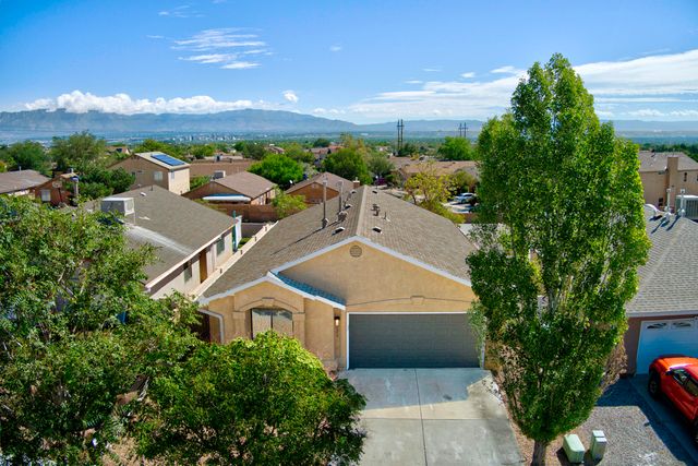 632 Foyt Drive SW, Albuquerque, NM 87121