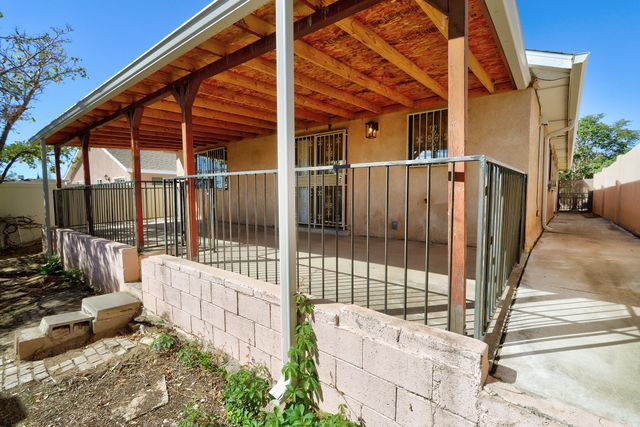 632 Foyt Drive SW, Albuquerque, NM 87121