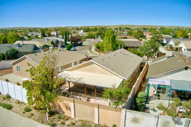 632 Foyt Drive SW, Albuquerque, NM 87121