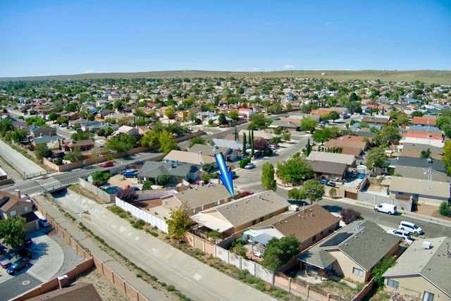 632 Foyt Drive SW, Albuquerque, NM 87121