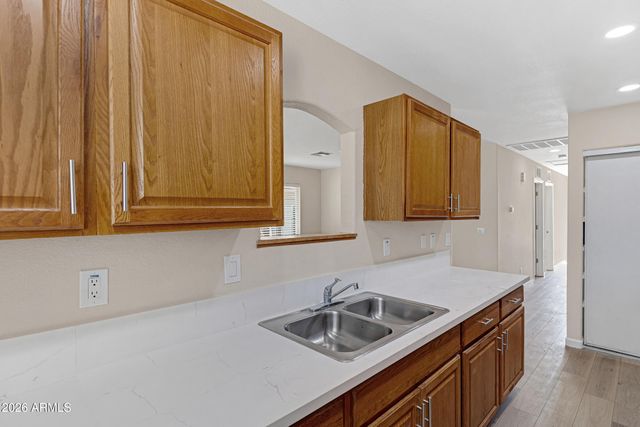 8075 W CHERRY HILLS Drive, Peoria, AZ 85345