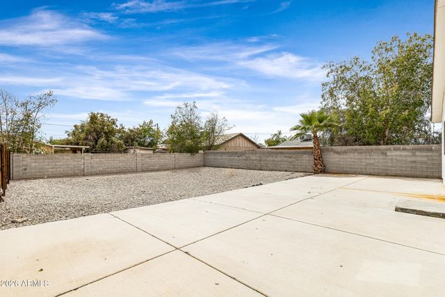 8075 W CHERRY HILLS Drive, Peoria, AZ 85345