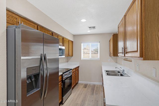 8075 W CHERRY HILLS Drive, Peoria, AZ 85345