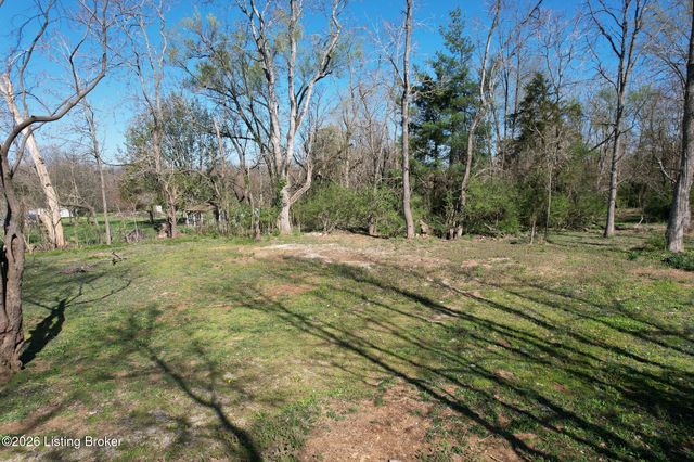 8909 Independence School Rd, Louisville, KY 40228