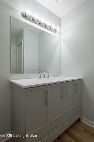 8909 Independence School Rd, Louisville, KY 40228