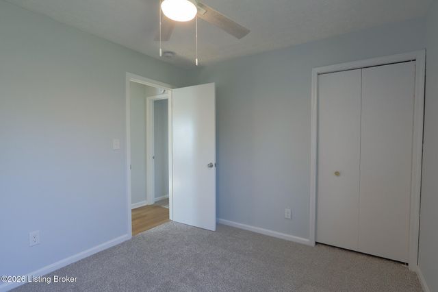 8909 Independence School Rd, Louisville, KY 40228