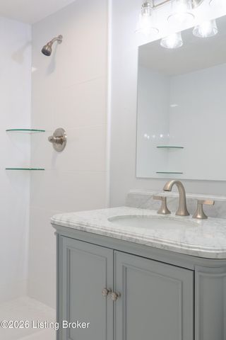 8909 Independence School Rd, Louisville, KY 40228