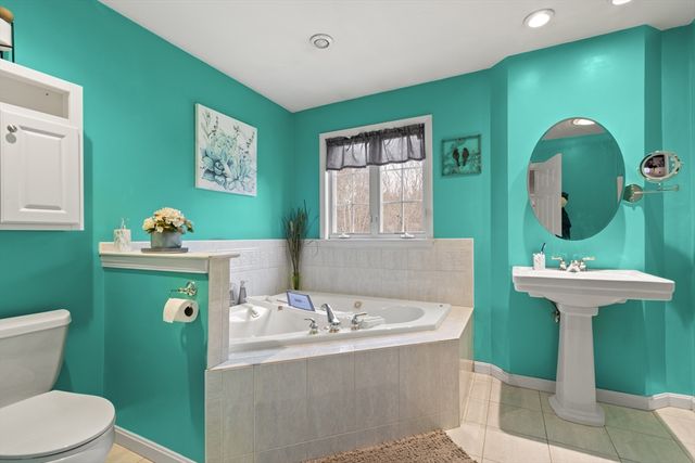 224 Whippoorwill, Raynham, MA 02767