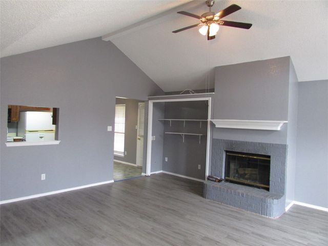 6702 Canyon Creek Drive, Arlington, TX 76001