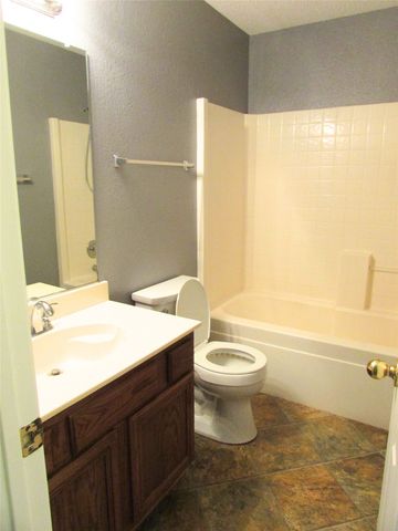 6702 Canyon Creek Drive, Arlington, TX 76001