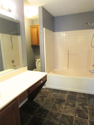 6702 Canyon Creek Drive, Arlington, TX 76001