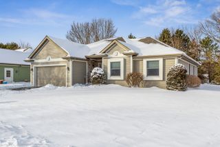 2381 Shoreham Highlands Street, St. Joseph, MI 49085