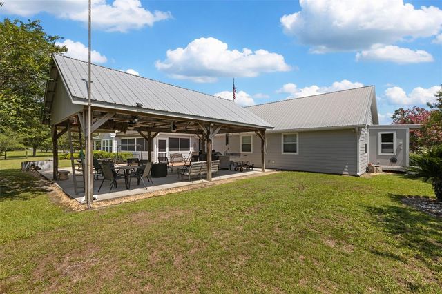 9897 NW 160 AVENUE, Morriston, FL 32668