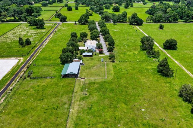 9897 NW 160 AVENUE, Morriston, FL 32668