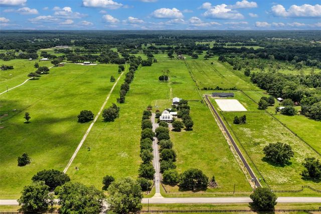 9897 NW 160 AVENUE, Morriston, FL 32668