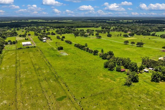 9897 NW 160 AVENUE, Morriston, FL 32668