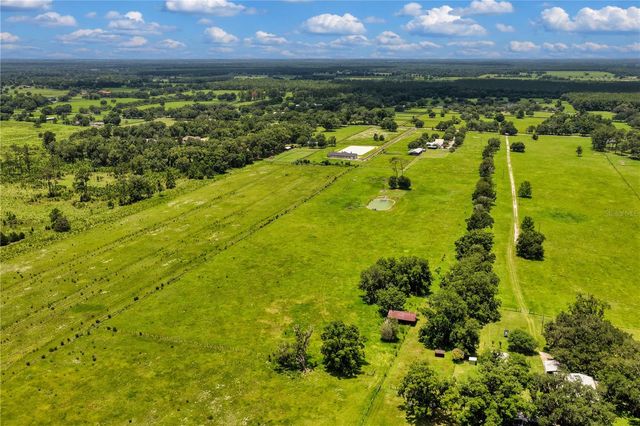 9897 NW 160 AVENUE, Morriston, FL 32668