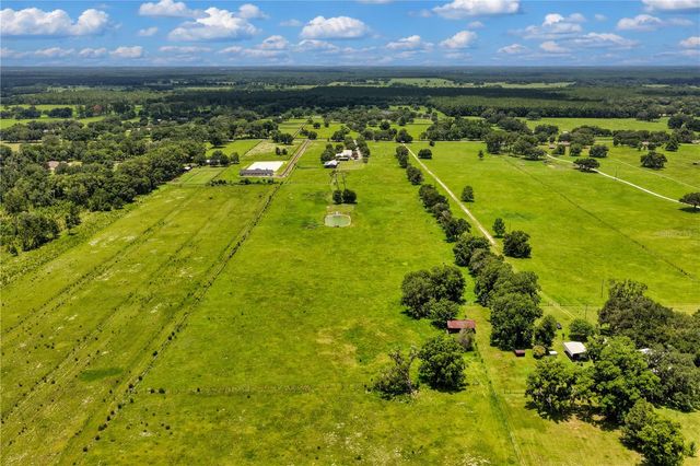 9897 NW 160 AVENUE, Morriston, FL 32668