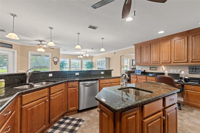 9897 NW 160 AVENUE, Morriston, FL 32668