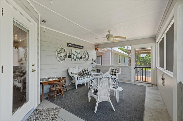 9897 NW 160 AVENUE, Morriston, FL 32668