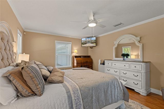 9897 NW 160 AVENUE, Morriston, FL 32668
