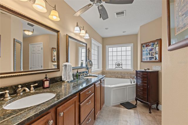 9897 NW 160 AVENUE, Morriston, FL 32668
