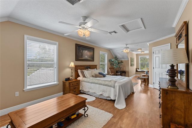 9897 NW 160 AVENUE, Morriston, FL 32668