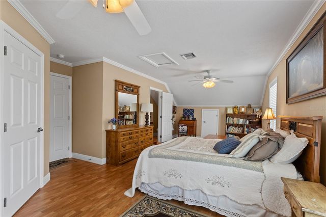 9897 NW 160 AVENUE, Morriston, FL 32668