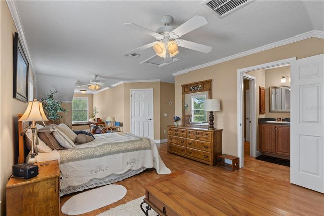 9897 NW 160 AVENUE, Morriston, FL 32668