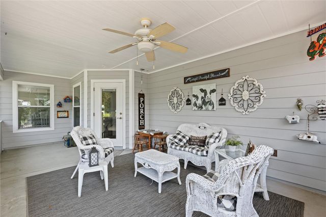 9897 NW 160 AVENUE, Morriston, FL 32668