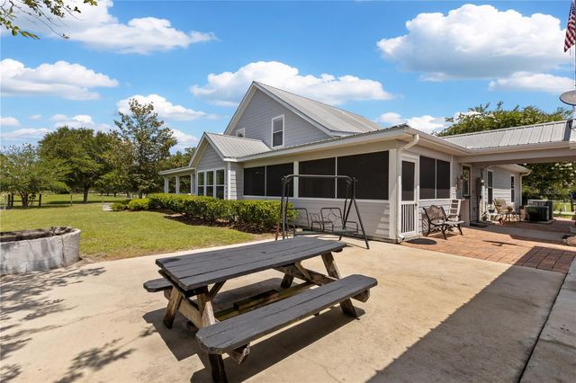 9897 NW 160 AVENUE, Morriston, FL 32668