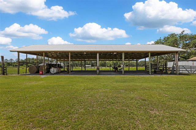 9897 NW 160 AVENUE, Morriston, FL 32668