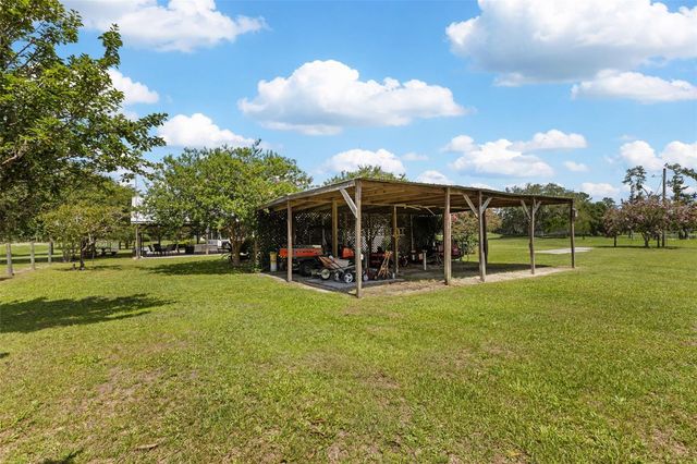 9897 NW 160 AVENUE, Morriston, FL 32668