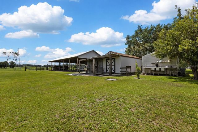 9897 NW 160 AVENUE, Morriston, FL 32668
