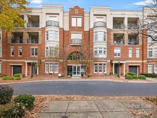 6785 Louisburg Square Lane 33, Charlotte, NC 28210