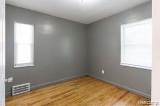 17834 Bradford Avenue, Detroit, MI 48205